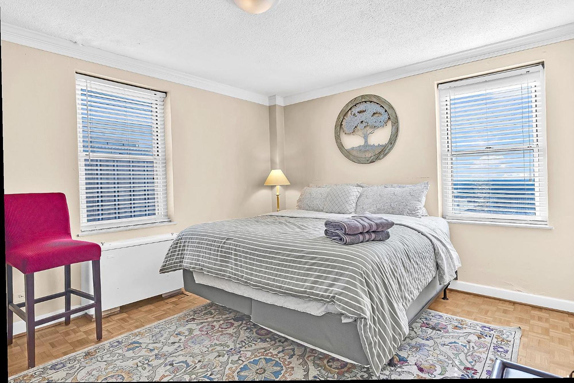 Warm Southern Welcome Cozy Downtown One-bedroom Holiday home Atlanta