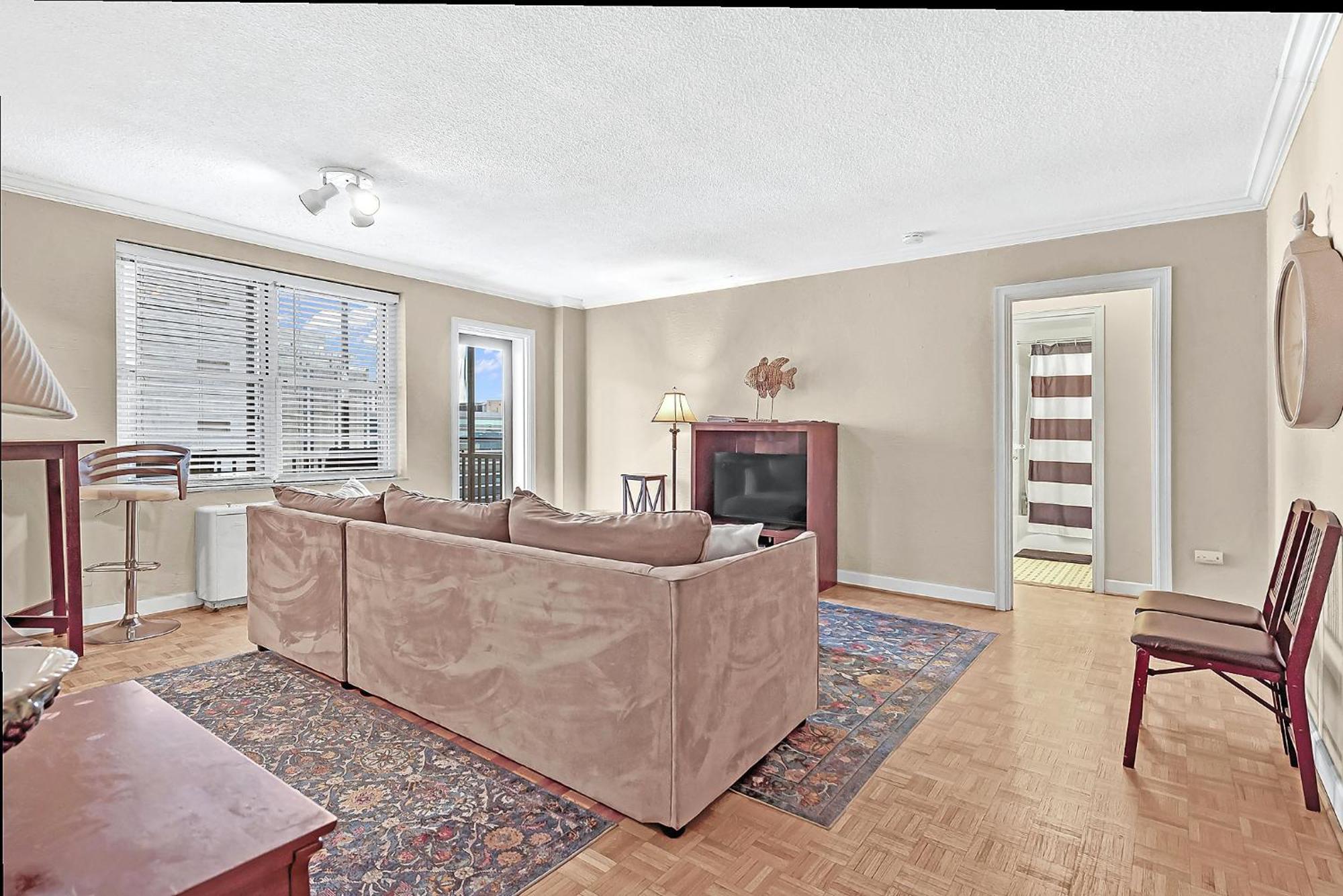 Warm Southern Welcome Cozy Downtown One-bedroom * Atlanta
