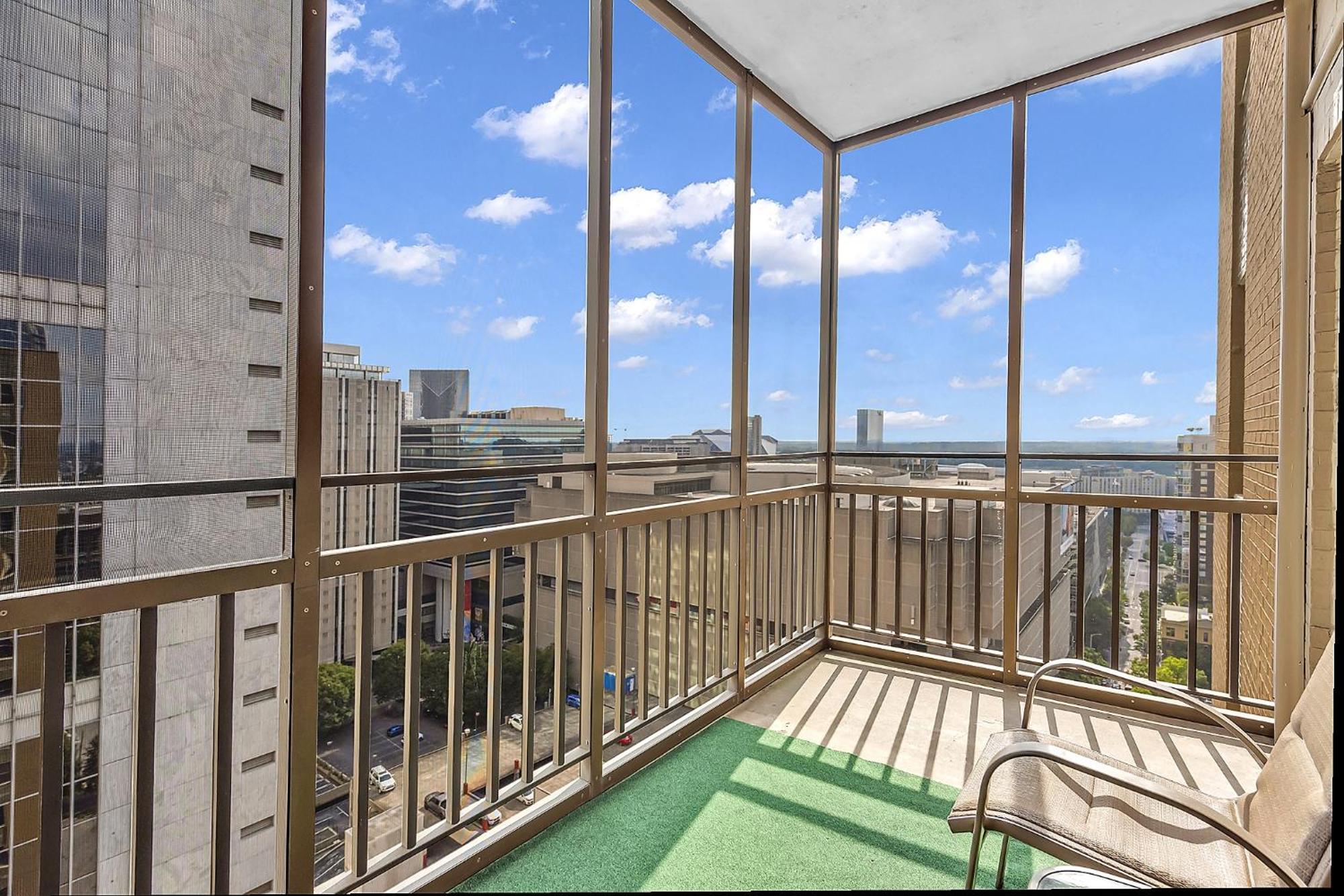 Warm Southern Welcome Cozy Downtown One-bedroom Holiday home Atlanta
